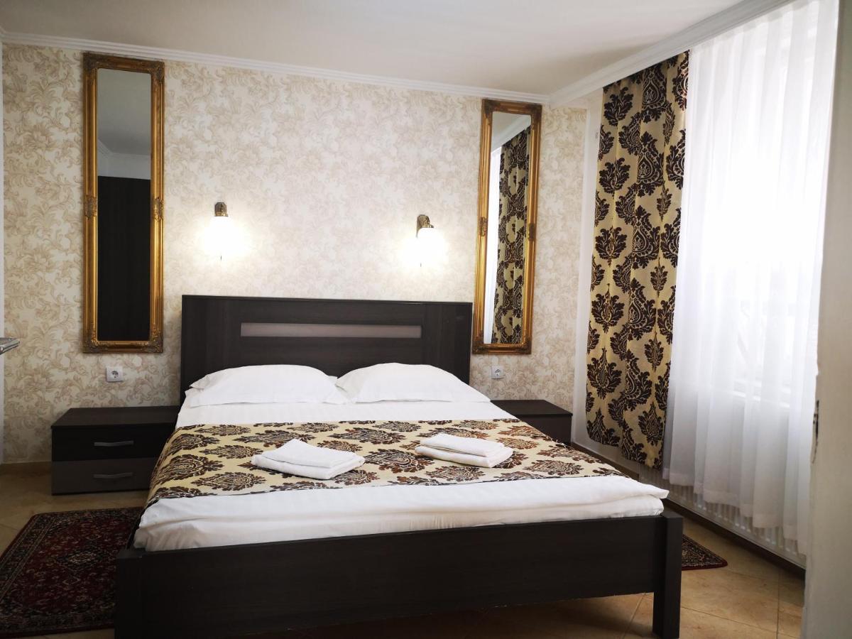 Panzio Status Apartment Hajduszoboszlo Bagian luar foto