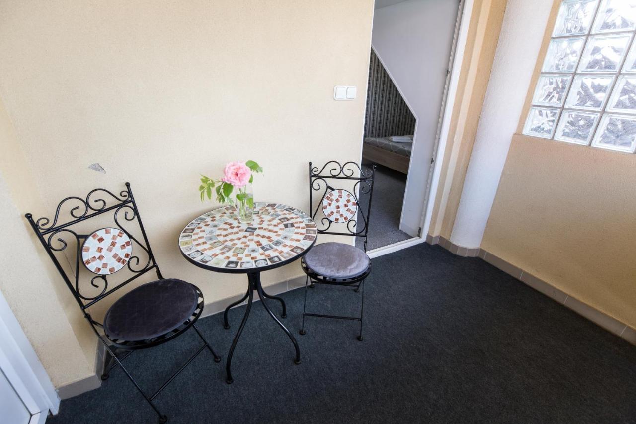 Panzio Status Apartment Hajduszoboszlo Bagian luar foto